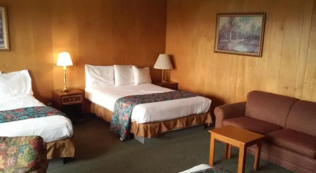 Семейный номер Standard Motel Oasis