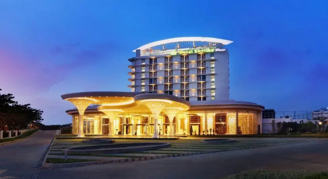 Santika Premiere Kota Harapan Indah