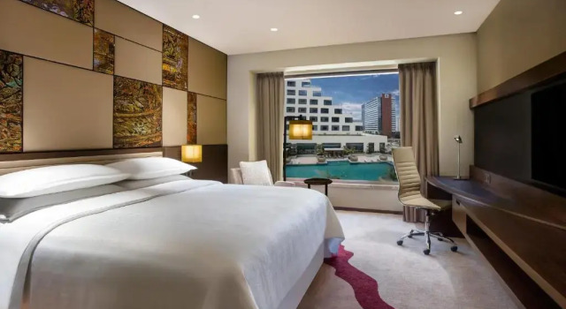 Двухместный номер Standard с видом на бассейн Sheraton Grand Bengaluru Whitefield Hotel & Convention Center