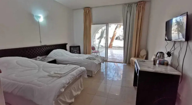 Azraq Desert Hotel, Prenota Hotel Azraq ash Shīshān Al-Zarqa Governorate