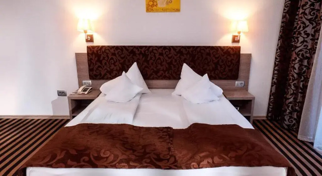 Hotel Tisa, Varaa Hotelli Hotellit Carpathians - Romania uima-altaalla, Uima-allas
