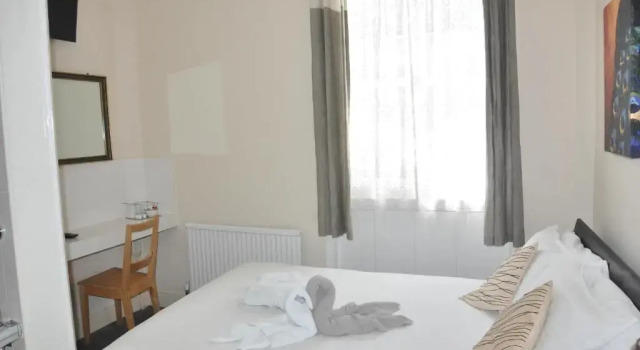 Relax Inn Guest House, Забронировать Гостевой дом Кемптаун 