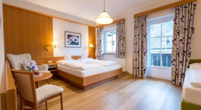 Трёхместный номер Standard с балконом Hotel-Garni Schernthaner