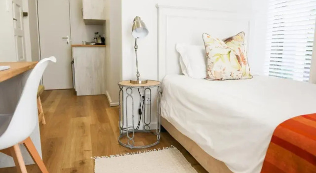 Одноместный номер Standard Four Palms Accommodation