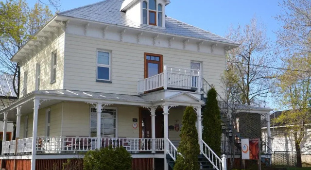 HI-Auberge Internationale de Rivière-du-Loup, Rezervovat Hostel Rivière-du-Loup 