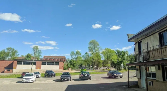 Четырёхместный номер Standard Skyline Motel & Campus Inn