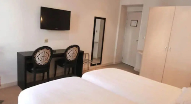 Трёхместный номер Standard Hotel Richemond