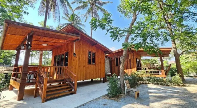 Punnattha House by Peema Villa, Rezervovat Vila Hotely v Central Thailand s parkováním, Parkování