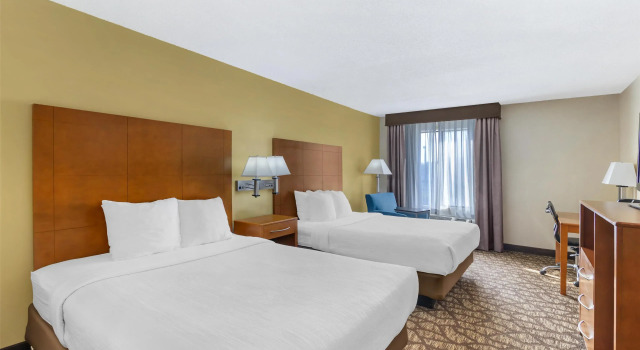 Четырёхместный номер Standard Best Western Plus Richmond Hill Inn