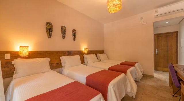 Четырёхместный номер Standard с балконом Kalango Hotel Boutique