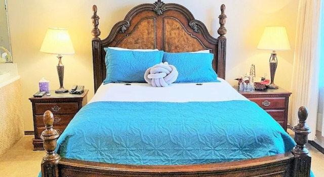 Двухместный люкс Breakers Boutique Inn
