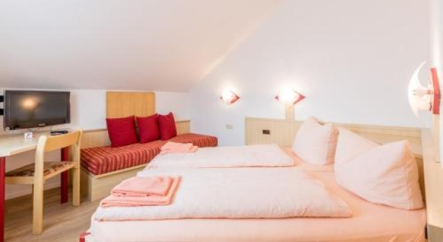 Hotel Restaurant Fallerhof, Забронировать Отель Отели Бад-Кроцинген с парковкой, Парковка
