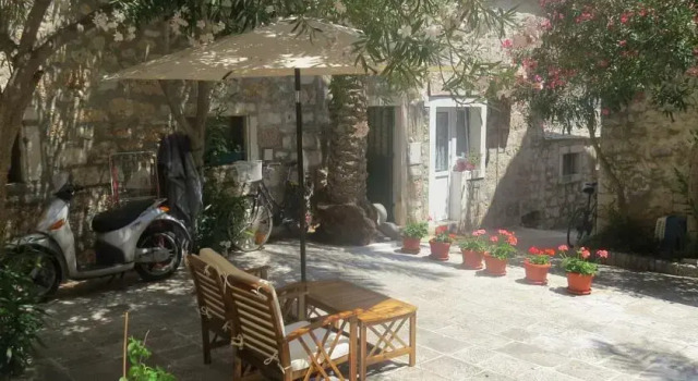 Apartments Kavalkin Bol, Prenota Appartamento Hotel a Croatian Islands con parcheggio, Parcheggio