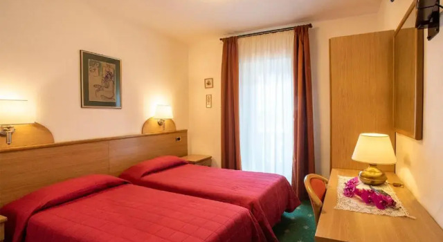 Двухместный номер Standard с балконом Hotel Adriana