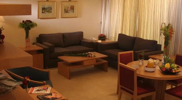 Полулюкс Safir Bhamdoun Hotel