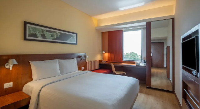 Двухместный номер Superior ibis New Delhi Aerocity - An Accor Brand