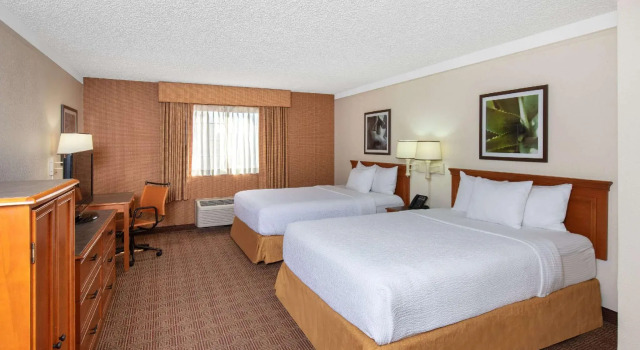 Четырёхместный номер Standard La Quinta Inn & Suites Las Vegas Airport North Convention Center