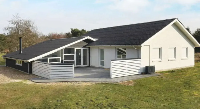 Tasteful Holiday Home in Vejers Strand near Sea, Book Hotel Hotels in Ho with Parking, Parking