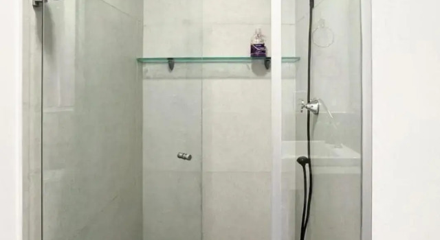 Studio novíssimo, completo e muito bem localizado