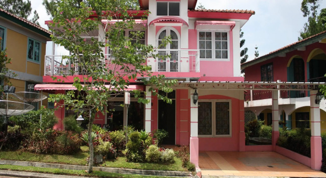 Villa Kota Bunga Aster