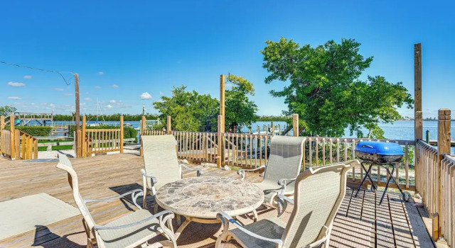 Коттедж Little Gasparilla Home: Walk to Beaches