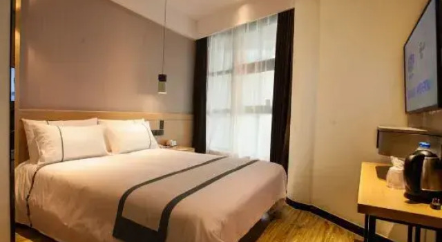 Elong Anyun Hotel (Wuhan Friendship Avenue Hubei University Subway Station Store), Забронировать Отель Отели Уханя с парковкой, Парковка
