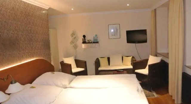 Трёхместный номер Standard Hotel-Restaurant Goldenes Lamm