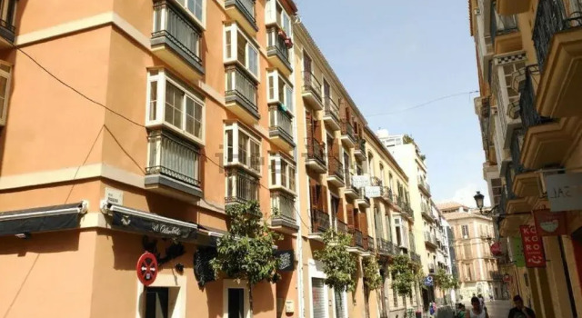 Nosquera GrupalMalaga, Забронировать Отель Отели Малаги с парковкой, рядом с Centro Comercial Larios Centro, Парковка