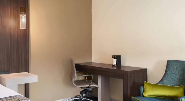 La Quinta Inn & Suites by Wyndham Orlando - IDrive Theme Parks