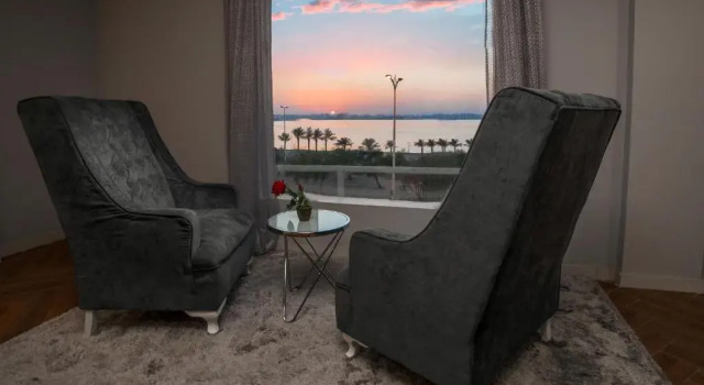 Люкс с видом на море Golden Garden Al Corniche