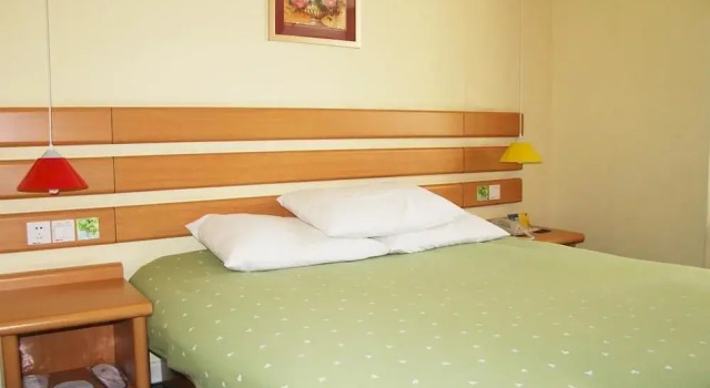 Home Inn Hohhot Hulun Buir South Road, Book Hotel Hotels in Inner Mongolia with Parking, Parking
