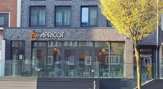 Apricot Hotel