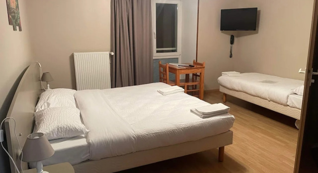 Номер Comfort Hôtel La Métairie & Piscine