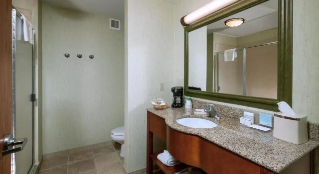 Люкс Hampton Inn & Suites Rockland