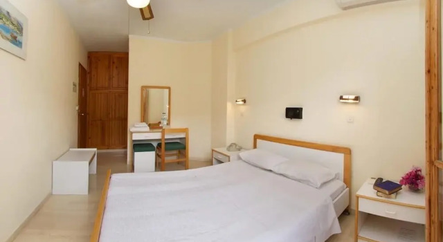 Двухместный номер Standard с балконом и с видом на сад Moustakis Hotel