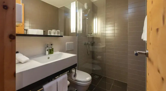 Трёхместный номер Standard с балконом Hotel Schweizerhof Sils Maria, a Faern Collection Hotel