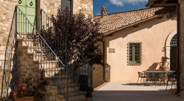 Gallano Resort, Book Resort Valtopina Umbria