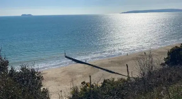 Coastal Breeze - Beautiful two bedroom apartment with free parking near local beaches, Varaa Huoneisto Asunnot kohteessa Merseyside, Huoneisto