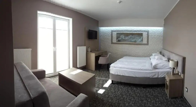 Трёхместный номер Standard с балконом Laura Spa