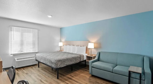 Номер Standard WoodSpring Suites Palm Springs – West Palm Beach