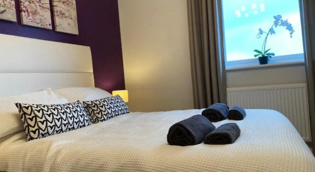 Апартаменты Stunning Sea Views, luxury apartment beaches & restaurants are a short walk away