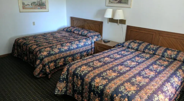 Четырёхместный номер Standard All Seasons Motel