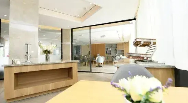 Yijia Hotel (Tianjin Jinnan Aeon Mall New National Convention and Exhibition Center)