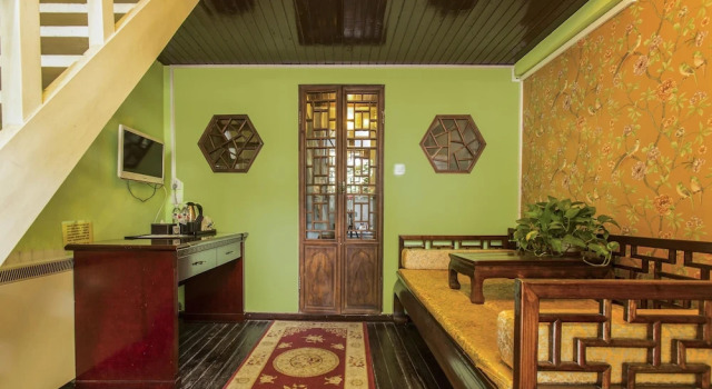 Двухместный семейный люкс с балконом Hill Lily Courtyard