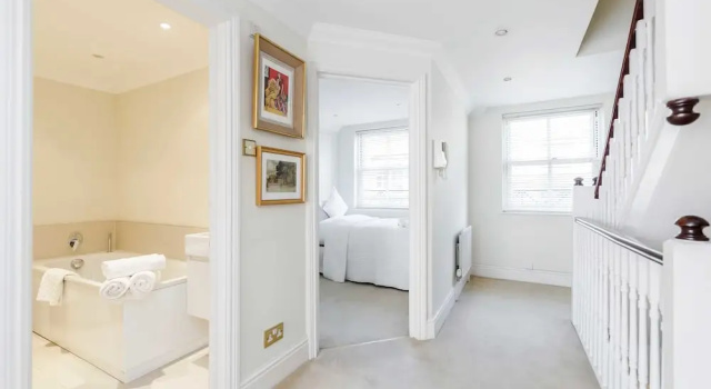 Апартаменты Beautiful House in Heart of Kensington