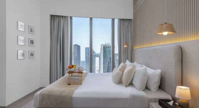 Maison Privee - Sky-High Elegance with Unrivaled Burj Khalifa Views, Забронировать Апартаменты/квартира Отели Эмирата Дубая с бассейном, рядом с Деловой район Эмаар-Сквер, Бассейн