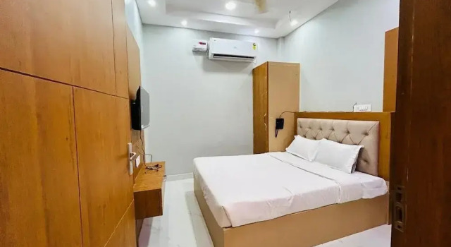 Hotel Tanya Palace