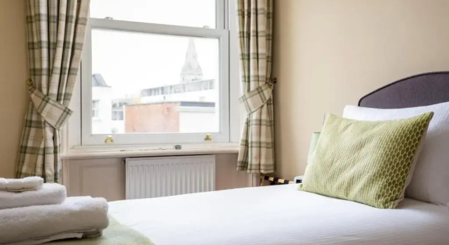 Crossways Guest House Cheltenham, Забронировать Гостевой дом Челтнем Котсуолд