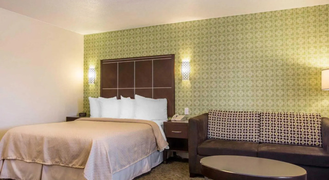 Номер Standard Quality Inn Ontario Airport Convention Center