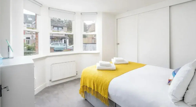 Коттедж JOIVY 2-bed flat in West London